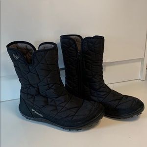 COLUMBIA Minx Slip III winter boots, size 7.